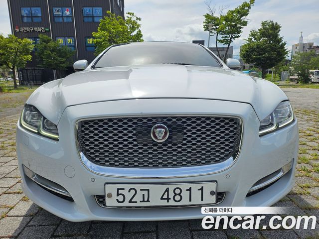 Jaguar XJ 2017