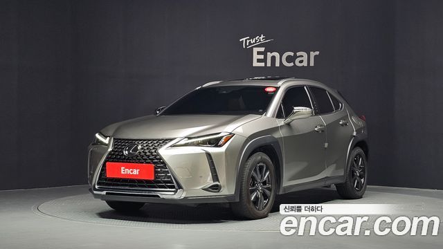 Lexus UX 2022