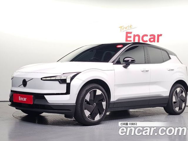 Volvo EX30 2024