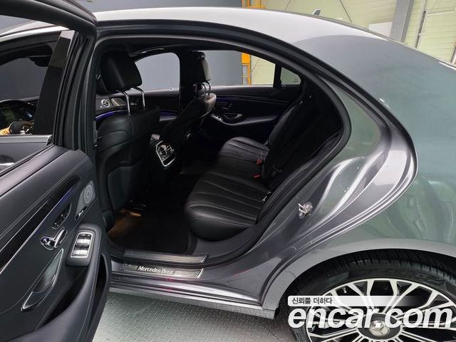Mercedes-Benz S-Class 2020