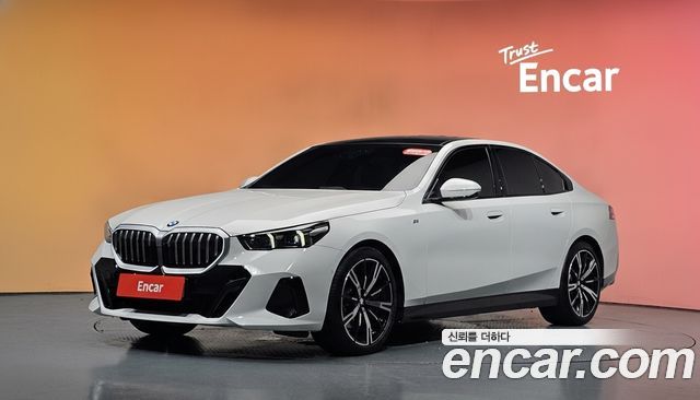 BMW 5-Series 2023