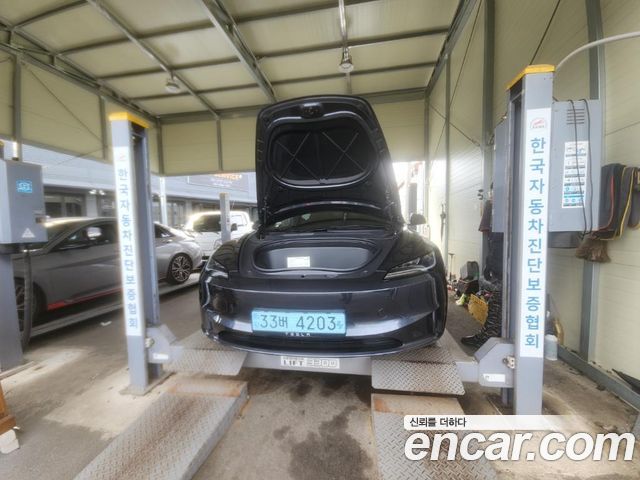 Tesla Model 3 2025