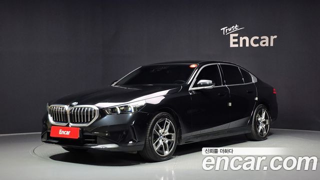 BMW 5-Series 2023