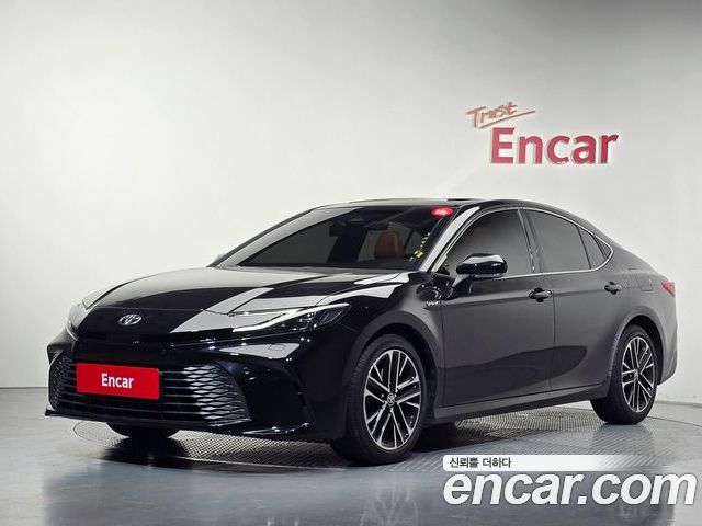 Toyota Camry 2025