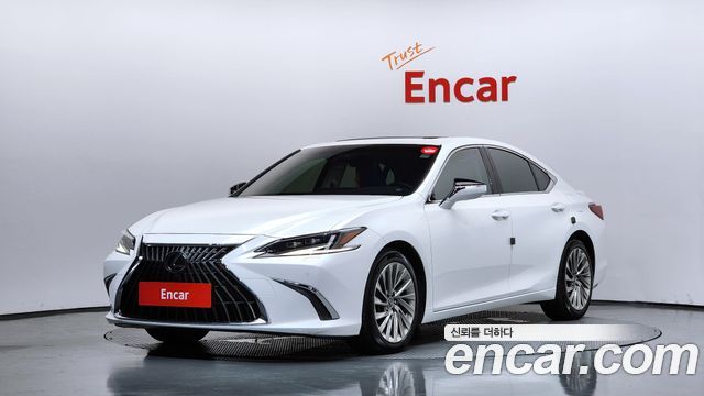 Lexus ES 2023