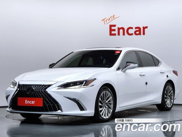 Lexus ES 2023