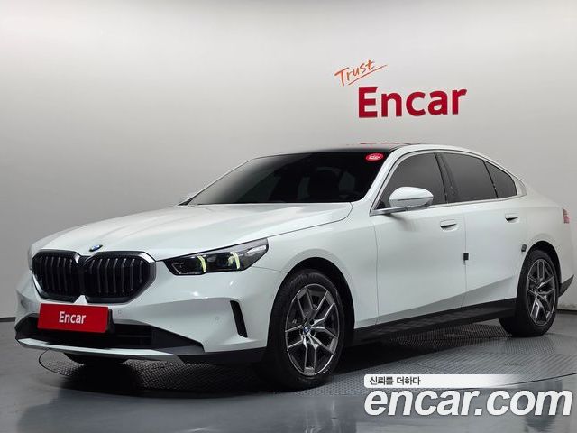 BMW 5-Series 2023