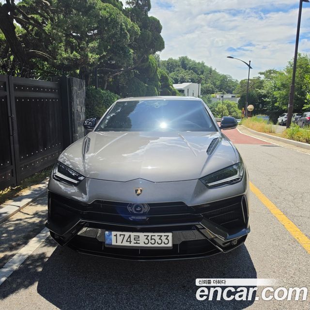 Lamborghini Urus 2024