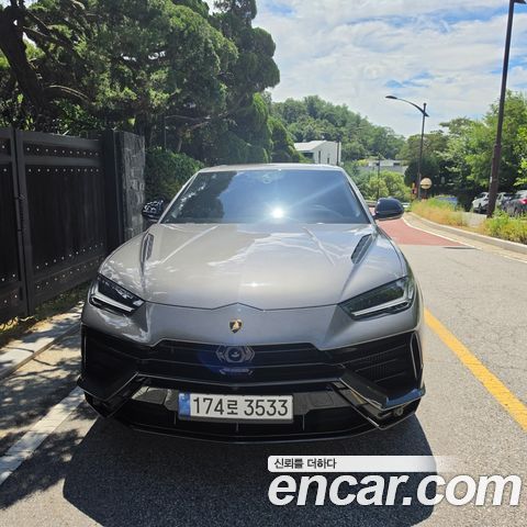Lamborghini Urus 2024