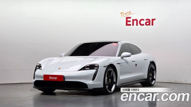Porsche Taycan 2022