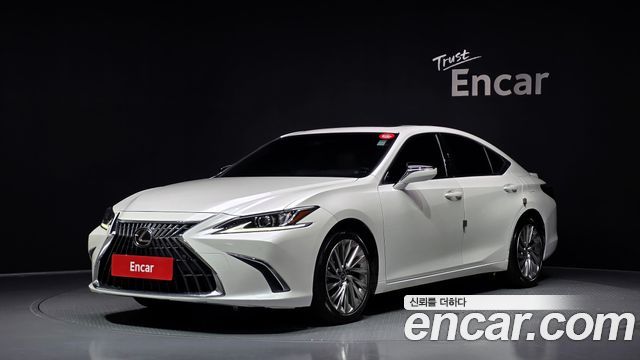Lexus ES 2023