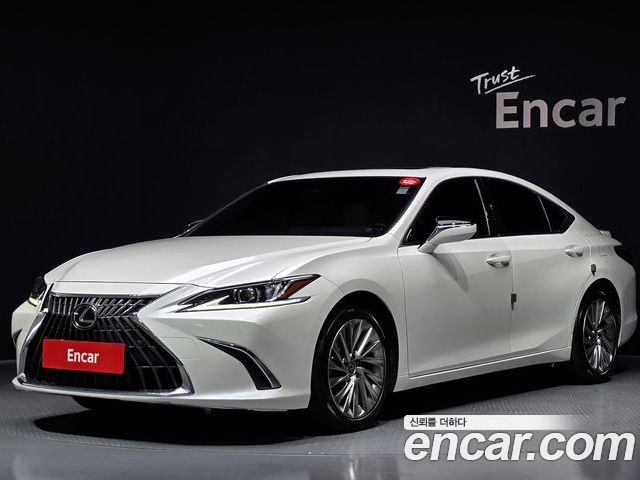 Lexus ES 2023