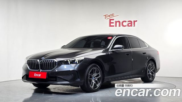 BMW 5-Series 2023