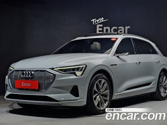 Audi e-tron 2022