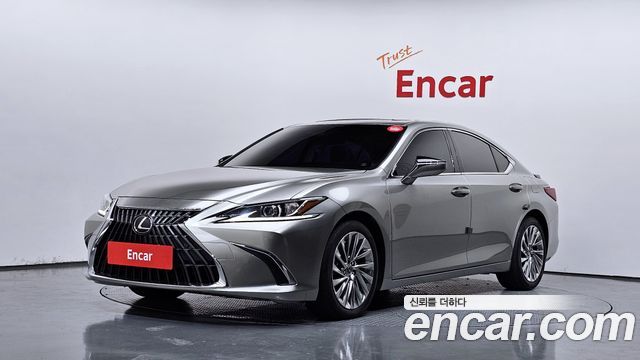 Lexus ES 2022