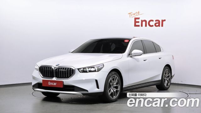 BMW 5-Series 2023