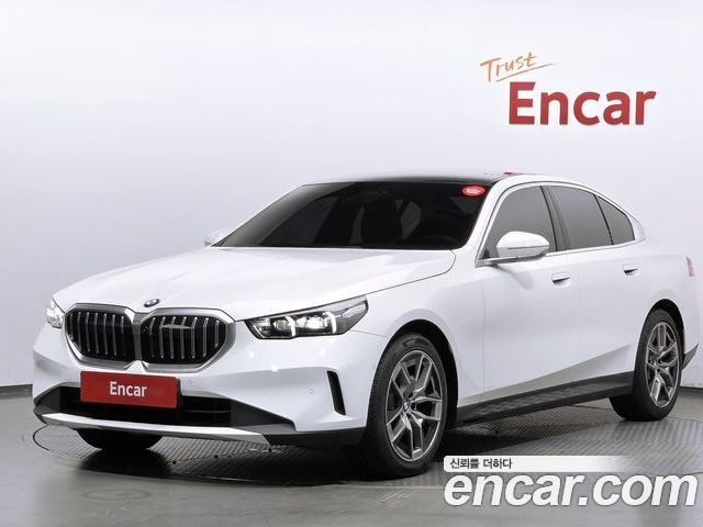 BMW 5-Series 2023