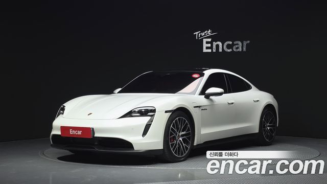 Porsche Taycan 2022