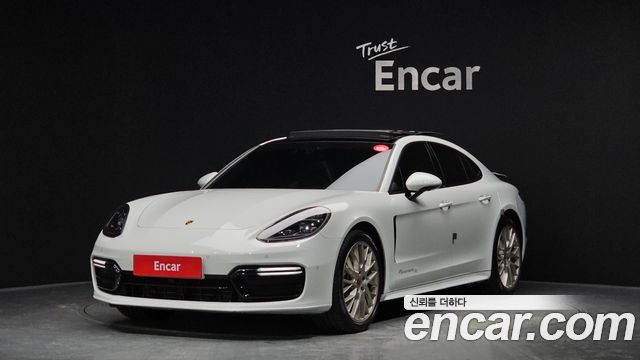Porsche Panamera 2020