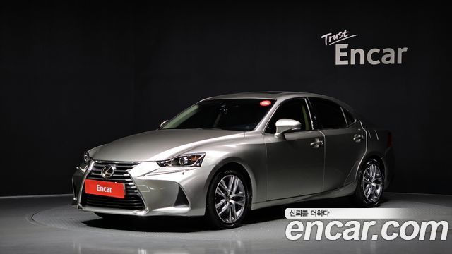 Lexus IS 2017