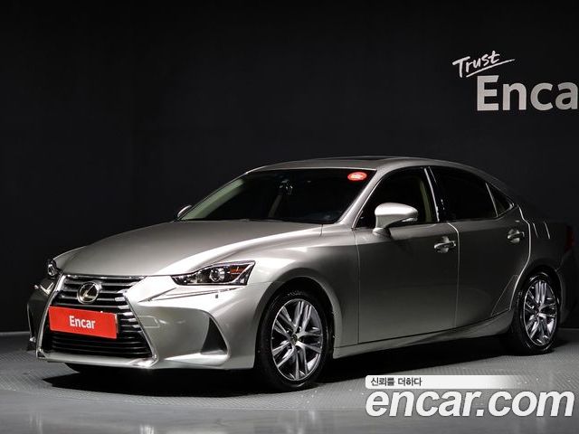 Lexus IS 2017