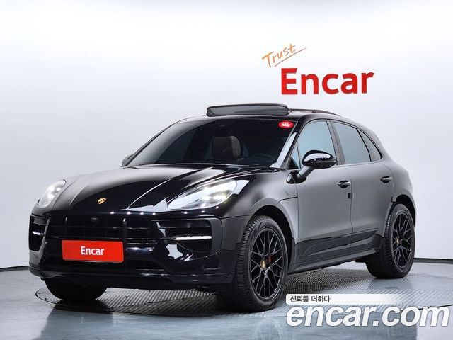 Porsche Macan 2021