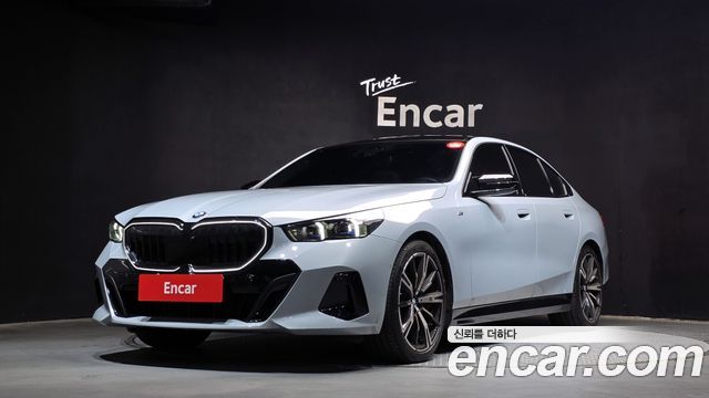 BMW 5-Series 2024
