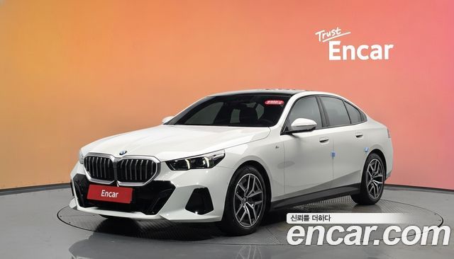 BMW 5-Series 2024