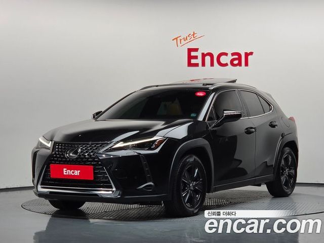 Lexus UX 2024