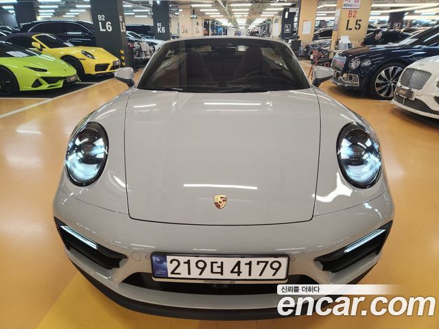 Porsche 911 2023