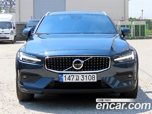 Volvo V60 2022