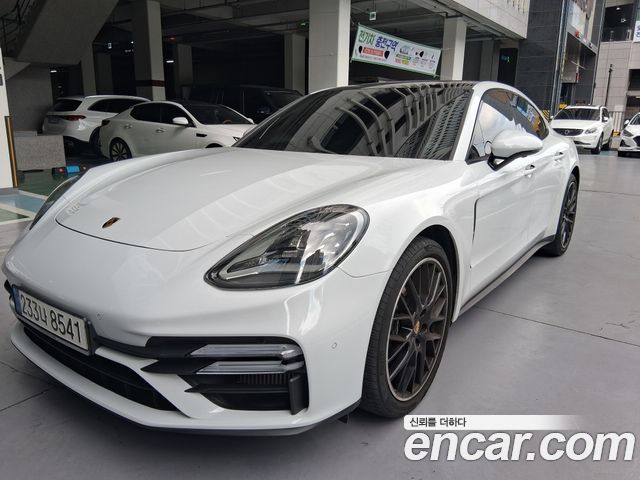 Porsche Panamera 2022