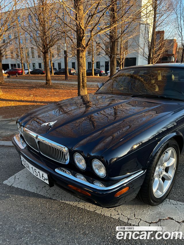 Jaguar XJ-8 1998