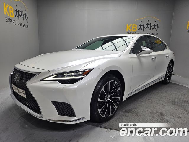 Lexus LS 2022