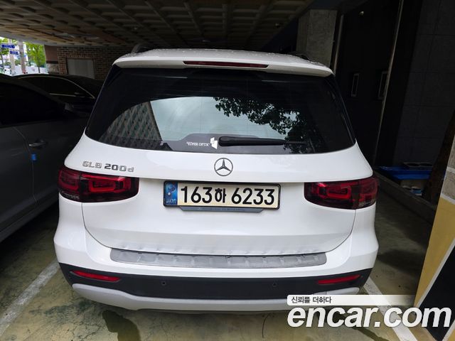 Mercedes-Benz GLB-Class 2021