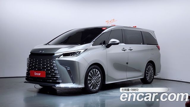 Lexus LM 2025