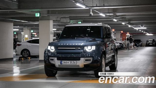 Land Rover Defender 2024