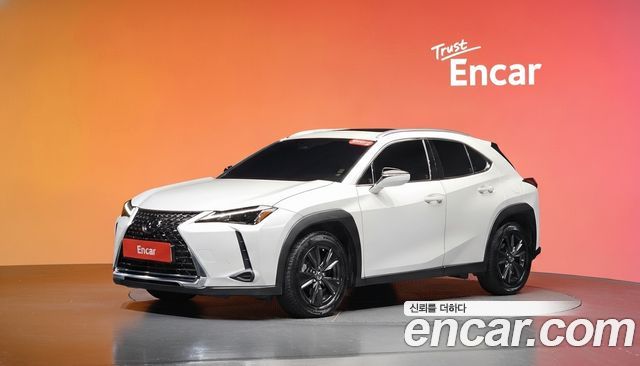 Lexus UX 2023