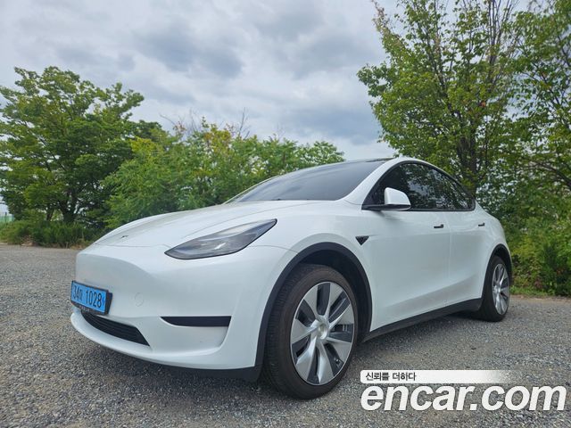 Tesla Model Y 2023