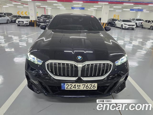 BMW 5-Series 2024