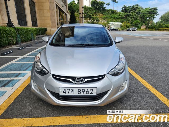 Hyundai AVANTE 2011