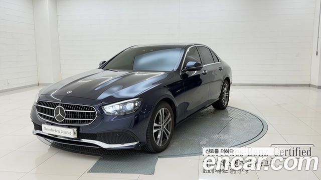Mercedes-Benz E-Class 2022