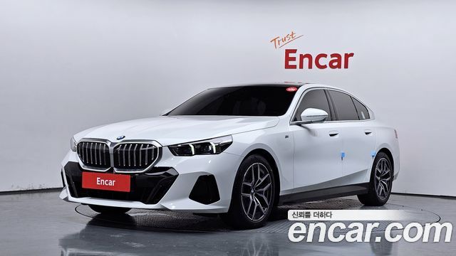 BMW 5-Series 2024