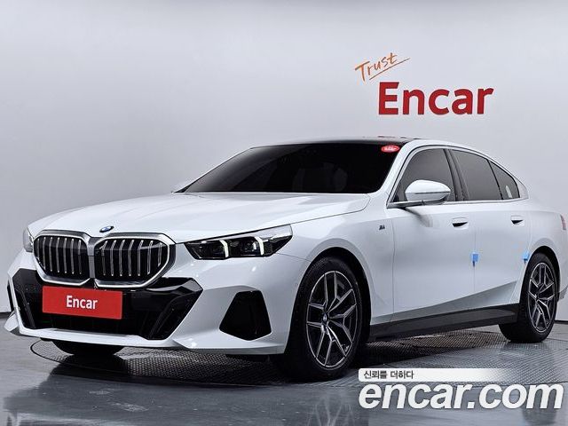 BMW 5-Series 2024