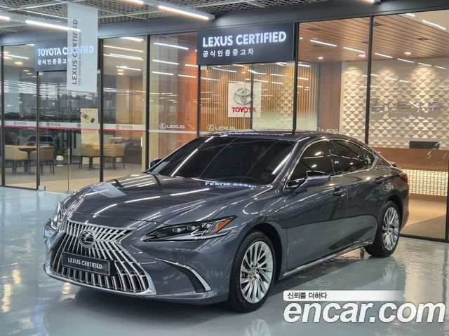 Lexus ES 2026