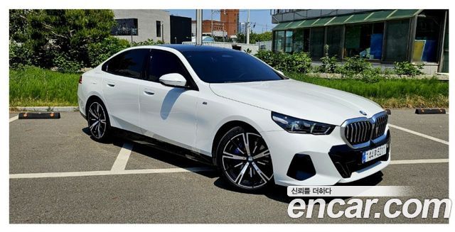 BMW 5-Series 2024