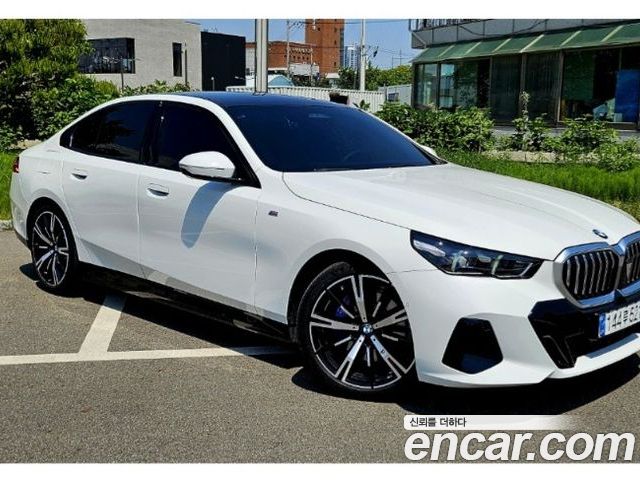 BMW 5-Series 2024
