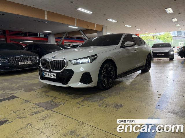 BMW 5-Series 2024