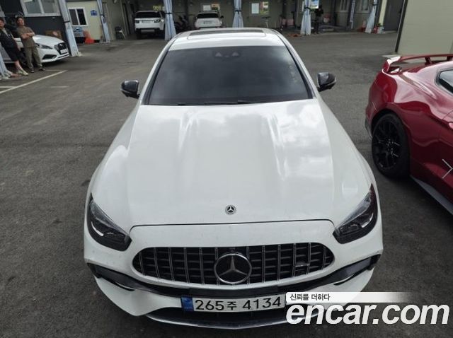 Mercedes-Benz E-Class 2022