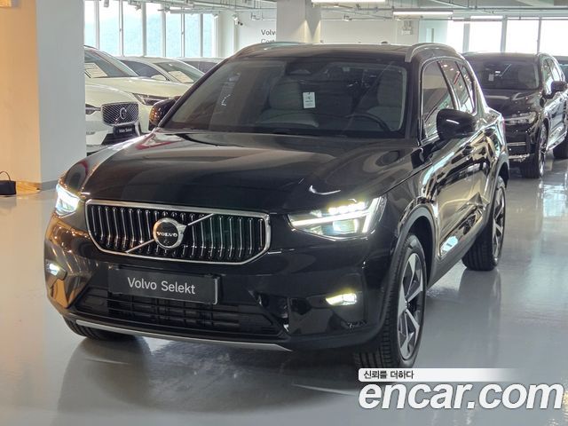 Volvo XC40 2026